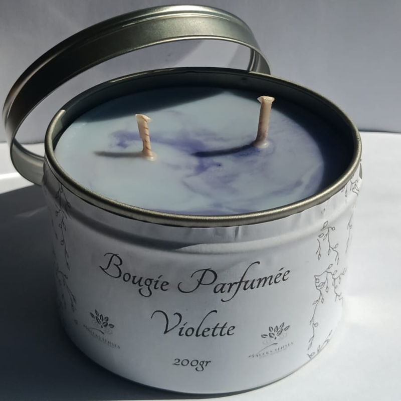 Bougie parfumée Violette-Cire végétale de soja-Parfum floral-Ambiance délicate-Cadeau élégant-Fait main-Décoration intérieure-Notes florales-Jardin intérieur